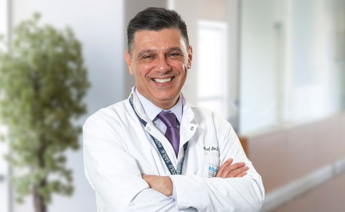 Anadolu Sağlık Merkezi Fiziksel Tıp ve Rehabilitasyon Uzmanı Prof. Dr. Semih Akı